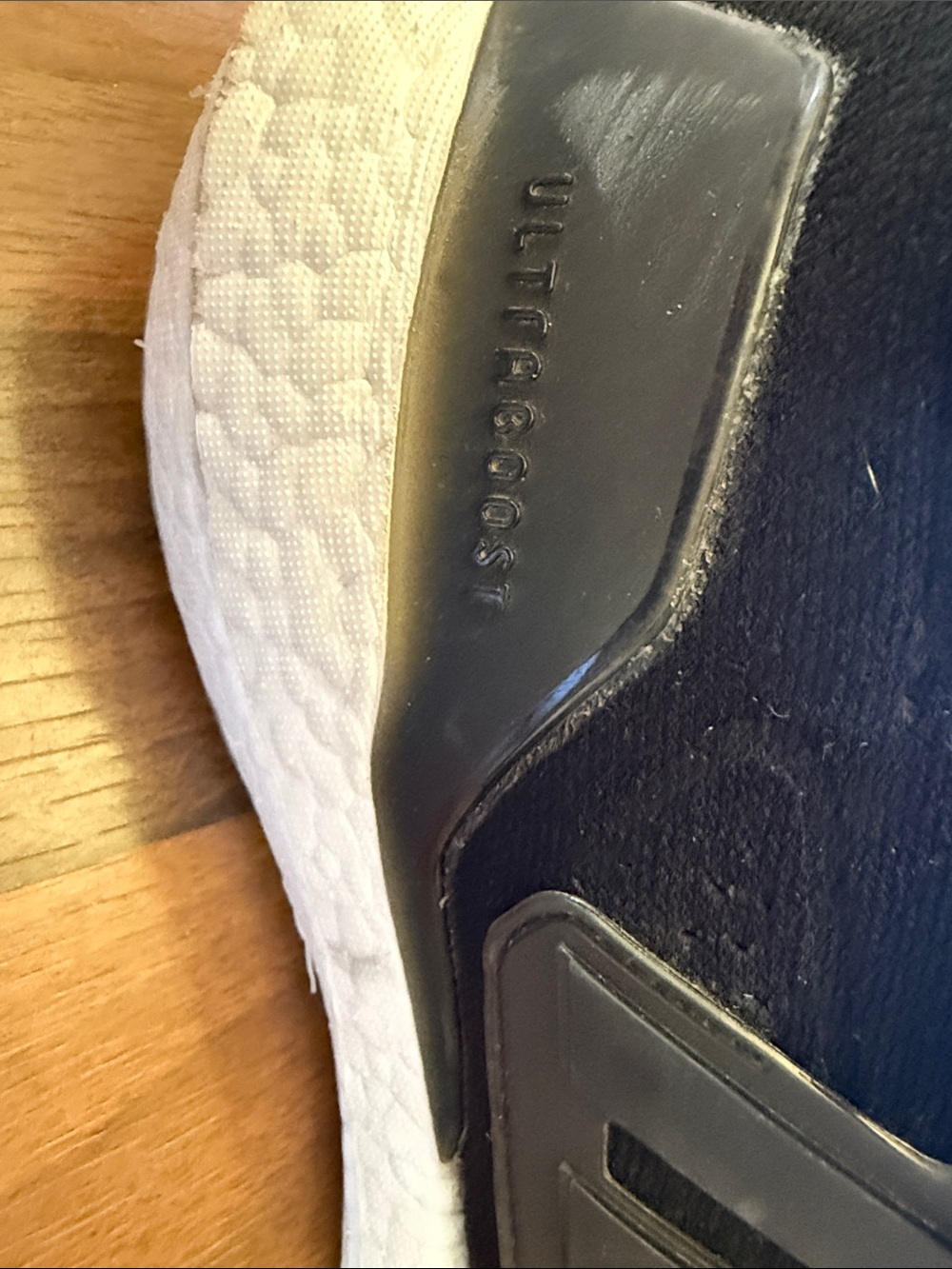 adidas Men's Black Ultraboost running shoes - Picture 5 of 8